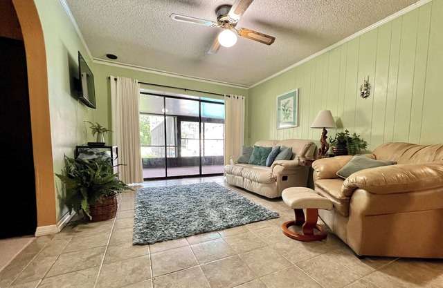 Spacious family friendly pool home