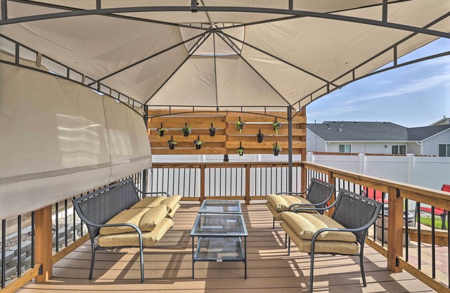 Spacious Family Home w/Large Deck & Fire Pit!