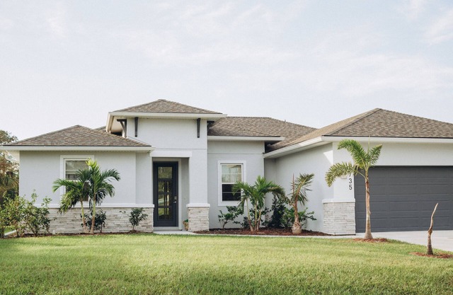 SPACIOUS family house, North Port with POOL/SPA, SECLUDED