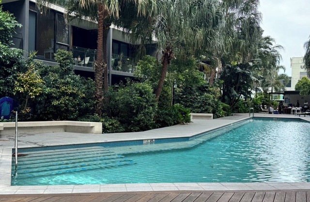 Spacious Family Oasis with Pool Free Car Park near Brisbane CBD