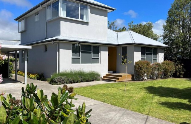 Spacious Family Space -Close to City & Beach