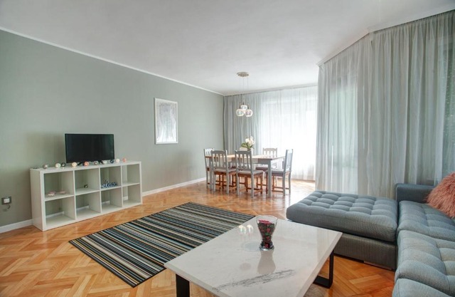 Spacious flat close to the American Embassy