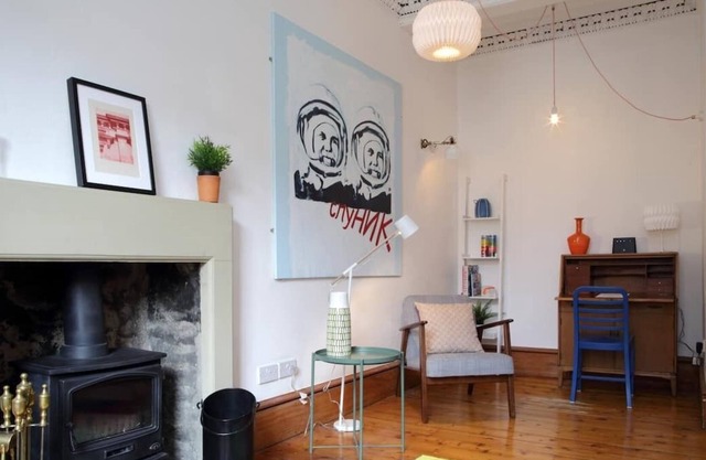 Spacious Flat in Wonderful Newington Area. 15 minutes to the Centre of Edinburgh