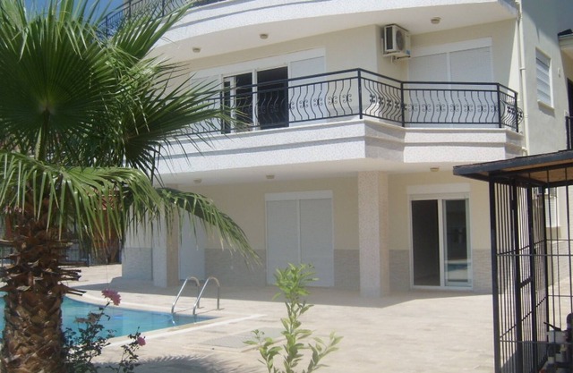 Spacious Flat with Pool and Balcony in Alanya