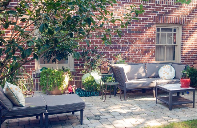 Spacious garden apartment near Tulane and many amazing restaurants and shops
