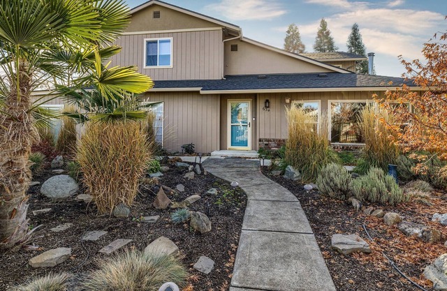 Spacious Gated Home with Private Covered Hot Tub, Indoor Sauna & Firepit
