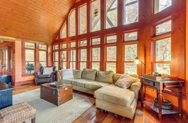 Spacious Georgia Escape: Patio w/Stunning Views!