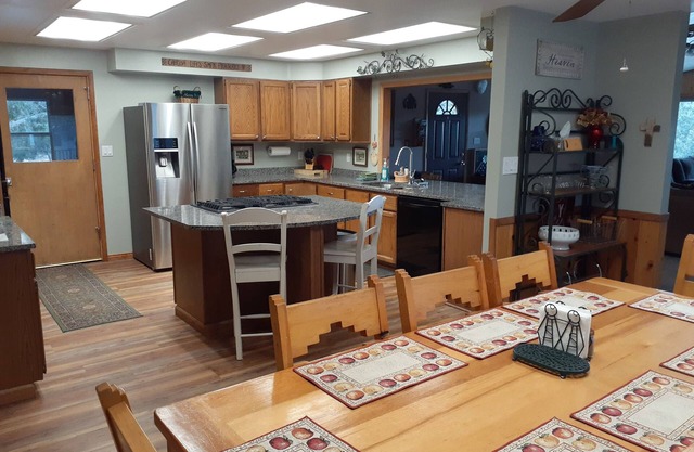 SPACIOUS! GORGEOUS COUNTRY HOME TUCKED IN FOOTHILLS ON 3 ACRES! GREAT LOCATION!