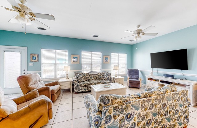 Spacious Gulf Front Duplex w/a Private Pool & Free WiFi - Great for Groups