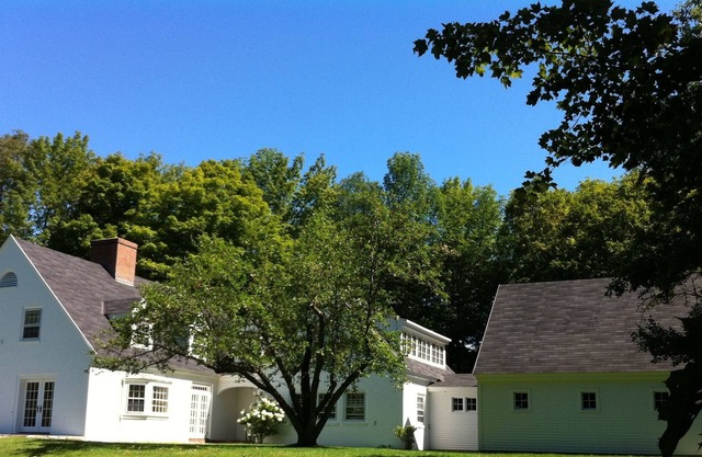 Spacious Hilltop Home with Expansive Views and 5 min Walk to Town