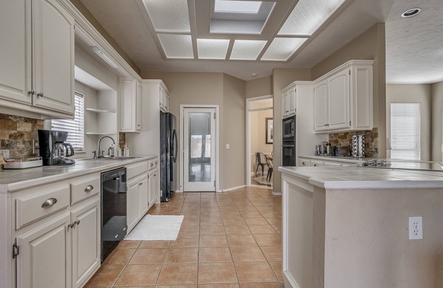 Spacious Home Away from Home In Edmond