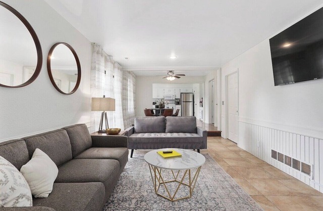 Spacious Home Mins from KC King Beds Explore