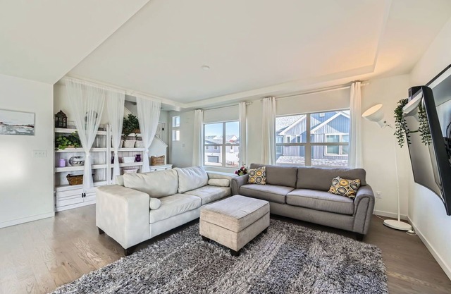 Spacious Home Near Airport/View/Comfy Beds