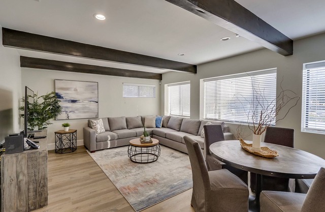 Spacious Home: Perfect 4 Families, Garage Parking