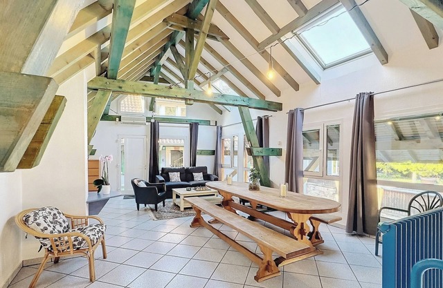 Spacious house sleeps 8 near vineyards and Vosges mountains