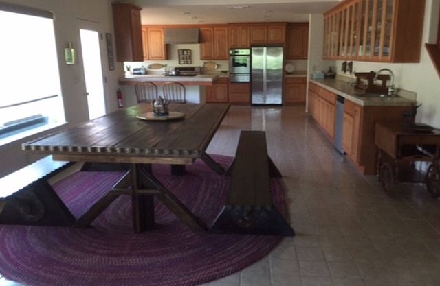 Spacious House with Breathtaking Panoramic Views and Private River Access