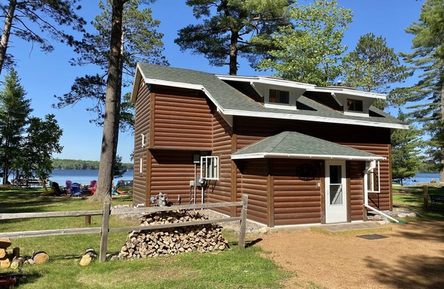 Spacious Lakefront Home on Lost Lake!