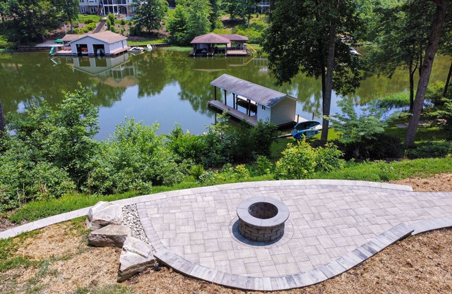 Spacious lakefront home w/boat dock, fire pit & pool table - dogs OK