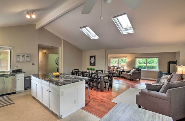 Spacious Littleton House w/Huge Deck - 10 Mi. To Denver!