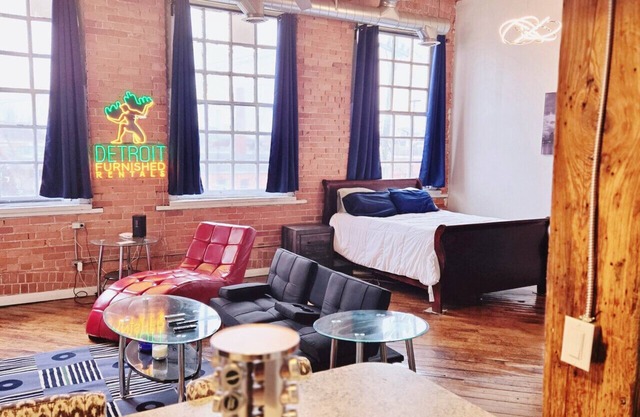 Spacious Loft w/Riverfront Views & Comfort!