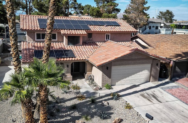 Spacious Lux Estate l 8 mins to Strip