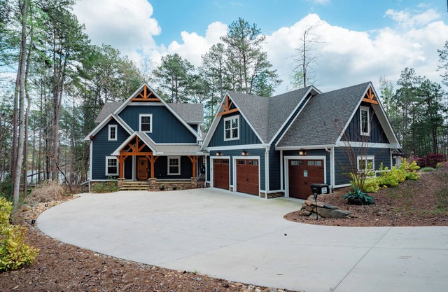Spacious Luxury Lakefront Home w/Hottub, Outdoor Sauna, & Gym Near Clemson