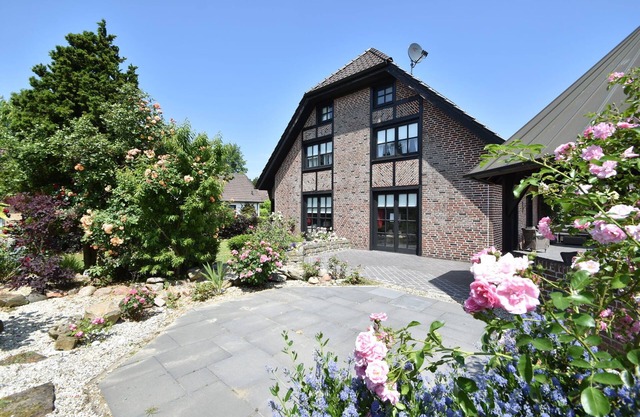 Spacious Mansion with Meadow View in Bruinisse