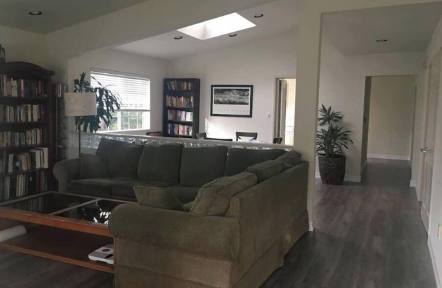 Spacious Mar Vista/Silicon Beach Home 4 + 2 - Sleeps 9!