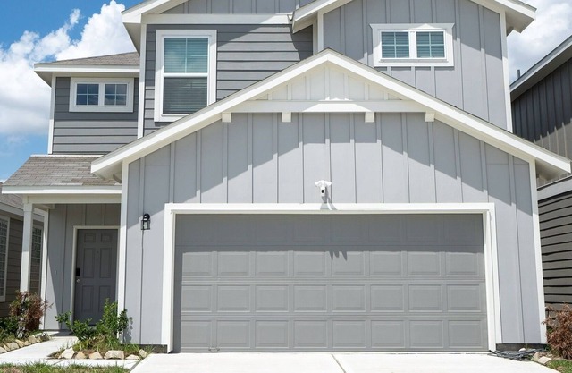 Spacious, modern and cozy home; easy access to freeways, schools, and offices.