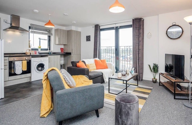 Spacious Modern One Bed Apt Near Heathrow