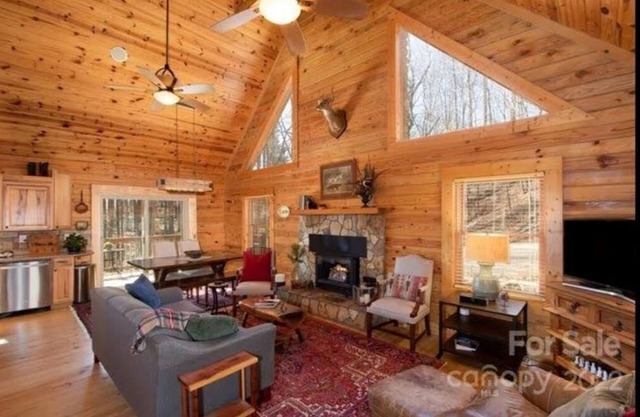 Spacious Mountain Home Close to Blue Ridge Pkwy w/Hot Tub