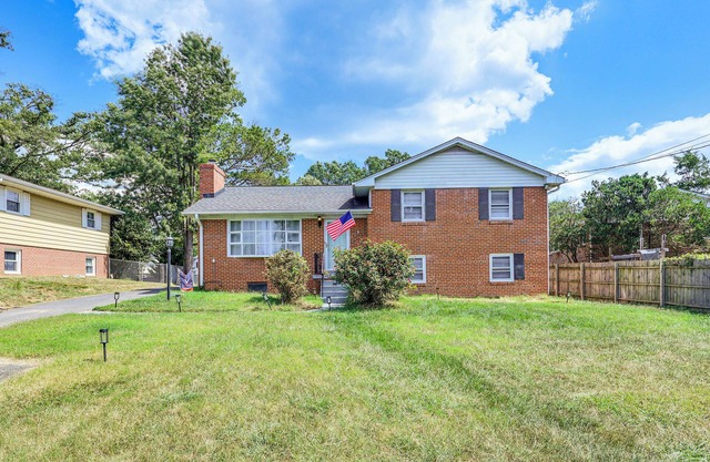 Spacious Mt Vernon Home by Attractions & Airports!