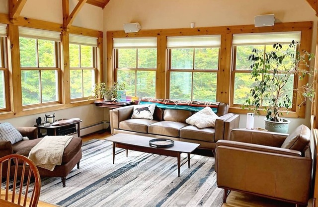 Spacious Mtn Home with Hot Tub, fire pit