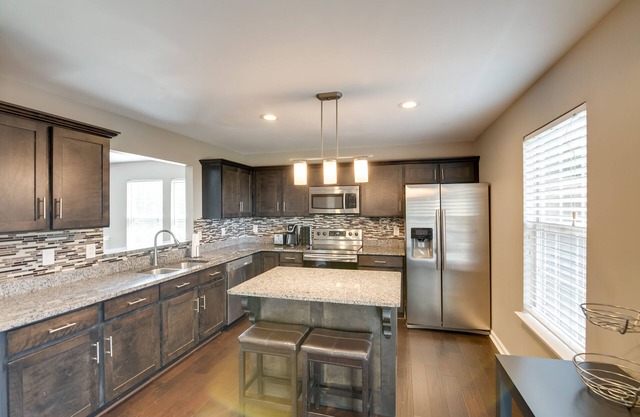 Spacious Nashville Townhome w/Private Deck & Yard