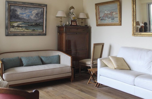 Spacious nest overlooking the Seine in Courbevoie