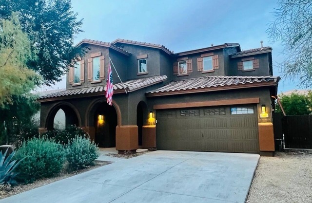 Spacious New Remodeled Home in Goodyear