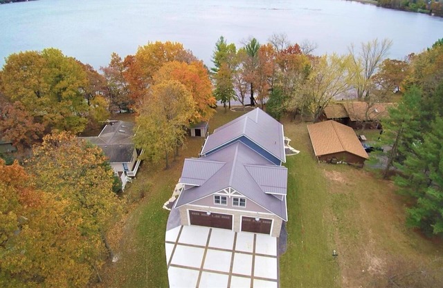Spacious, Newly Constructed, Lake House