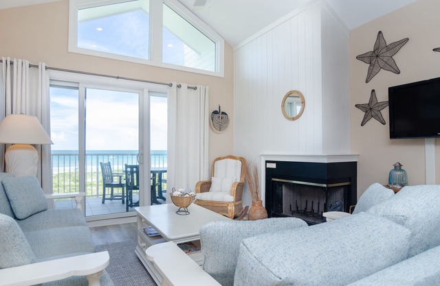 Spacious oceanfront condo in Wrightsville Dunes!