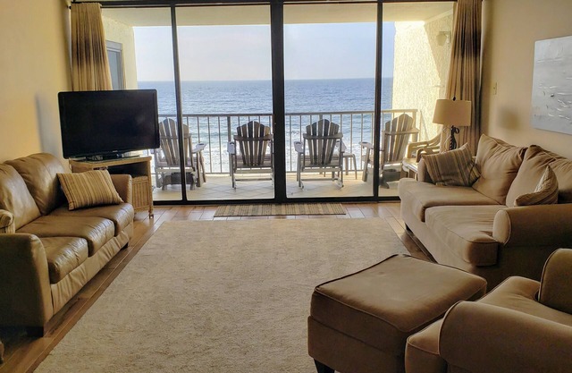 Spacious Oceanfront Condo