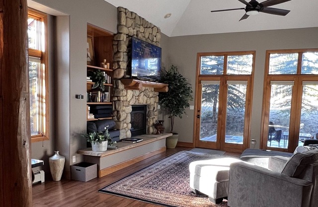 Spacious, peaceful retreat to gather with friends and family near Winter Park.