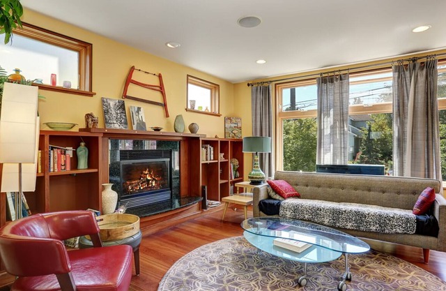 Spacious Phinney Ridge Home with Lake and Mountain Views!