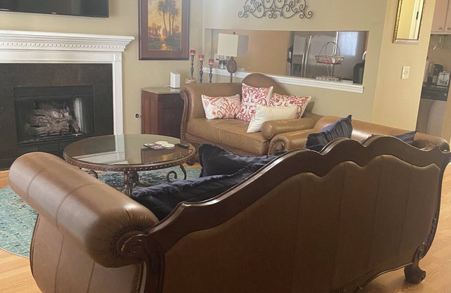 Spacious - Private 2 BRS Private 2 Baths
