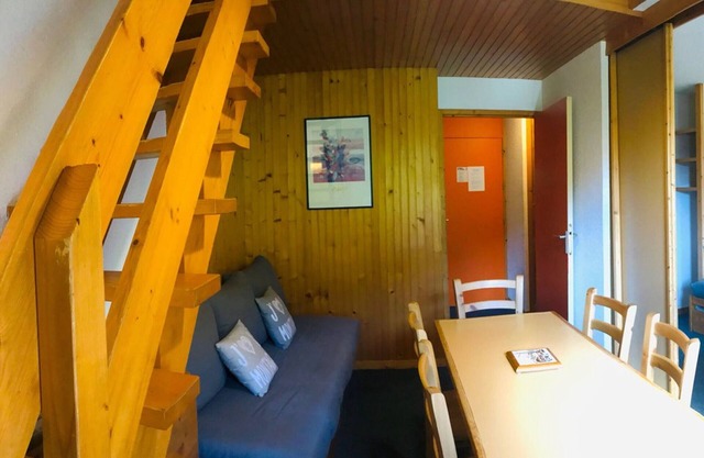 Spacious ski-in duplex, 6 pers, south-facing balcony