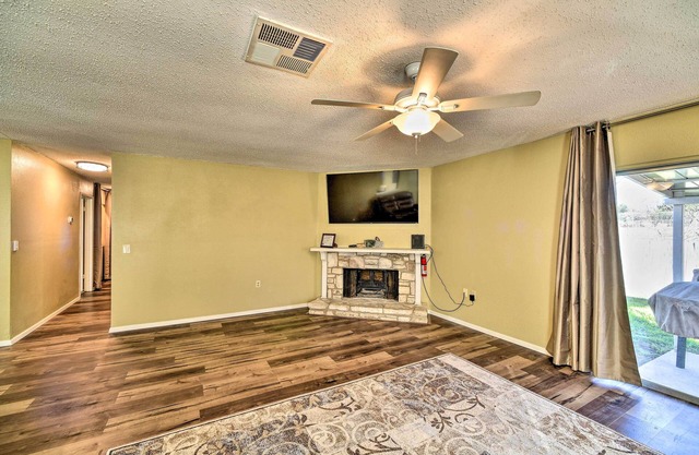 Spacious San Antonio Getaway w/Fenced-In Yard!