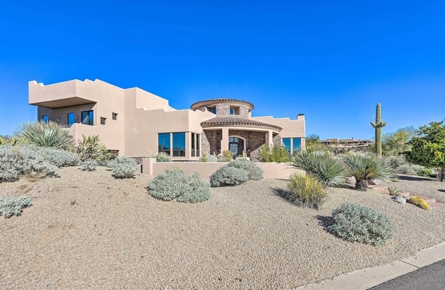Spacious Scottsdale Home w/Poolside Lounge & Spa!