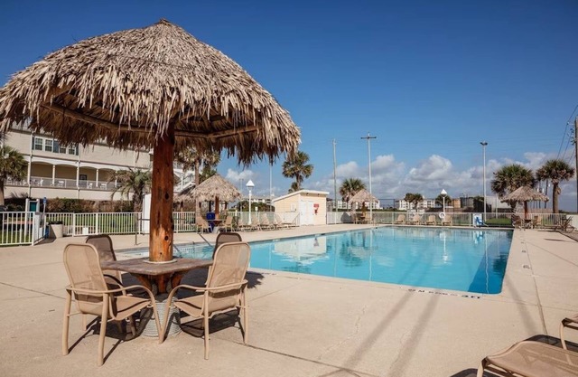 Spacious Seaside Escape w/Kitchen, Pool & Sports Courts | Near Galveston Beach