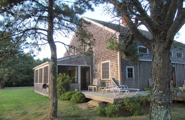 Spacious, Serene 3-BR, Chef's Kitchen, Meadow Views, Central Location