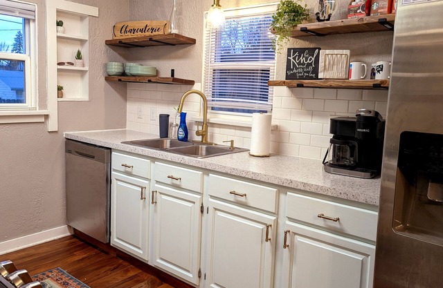 Spacious Sioux Falls Getaway - Perfect for Groups and Families