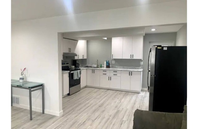 Spacious Suite, Quick Drive to Town & Mountain