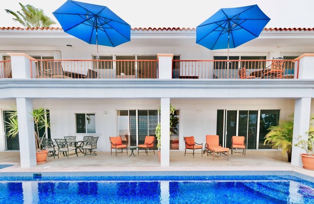 Spacious sun-drenched villa Los Cabos